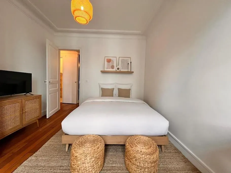 1 Bedroom # 14 # Alesia Appartement *