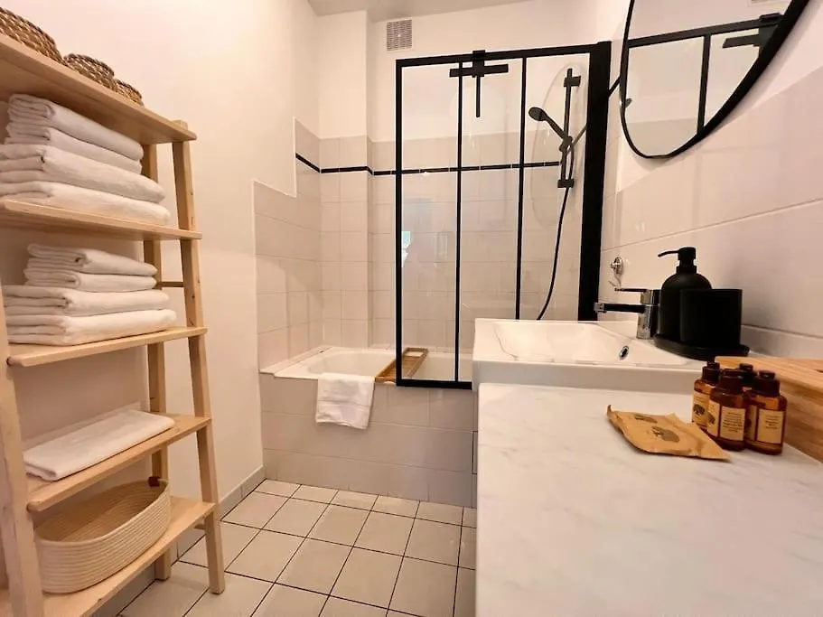 Apartament 1 Bedroom # 14 # Alesia